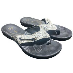 Clarks Cloudsteppers Brinkley Jazz Sandals  Women's Size 8 Snake Print Flip Flop